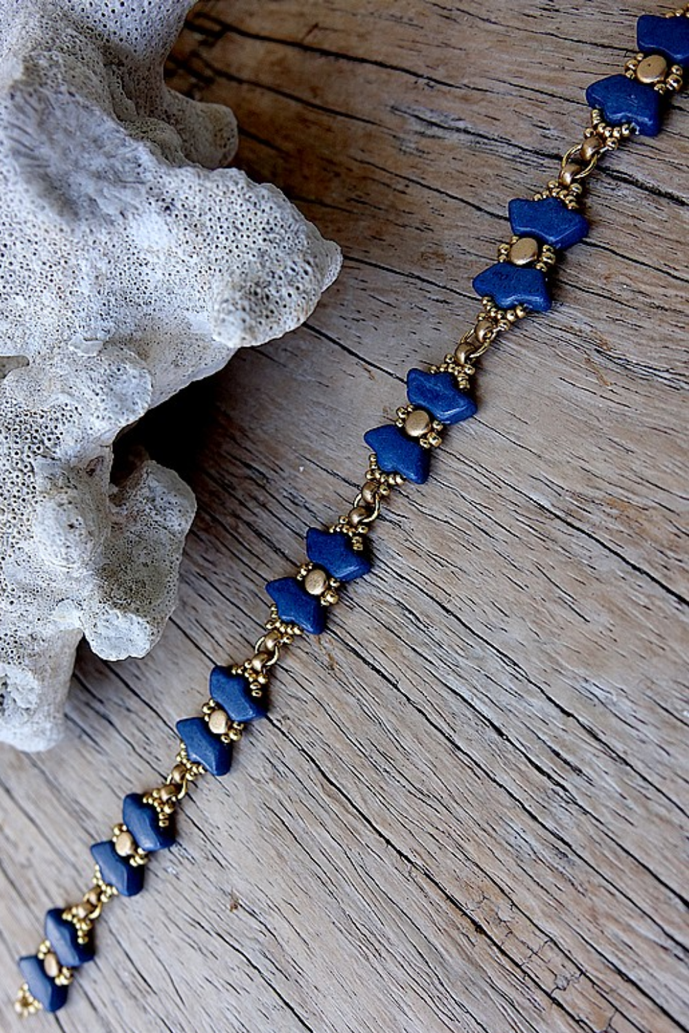 Schéma Tuto DIY Bracelet "Kelonia" par Puca avec perles Delos, Kalos et des Rocailles Miyuki Schéma Tuto DIY Bracelet "Kelonia" par Puca avec perles Delos, Kalos et des Rocailles Miyuki