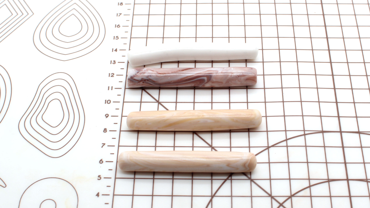 Bracelet élastique perles tubes incurvés en pâte Fimo et Cernit : Etape 3 Bracelet élastique perles tubes incurvés en pâte Fimo et Cernit : Etape 3