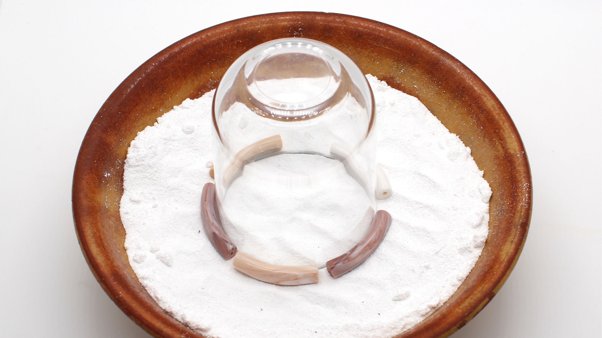 Bracelet élastique perles tubes incurvés en pâte Fimo et Cernit : Etape 6 Bracelet élastique perles tubes incurvés en pâte Fimo et Cernit : Etape 6