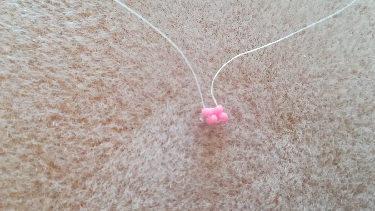 DIY Manchette large motif abstract tissage herringbone et peyote en rocailles Miyuki 11/0 : Etape 1