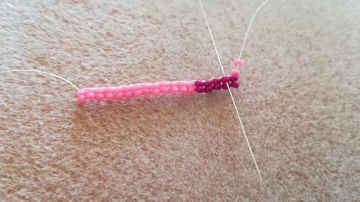 DIY Manchette large motif abstract tissage herringbone et peyote en rocailles Miyuki 11/0 : Etape 3