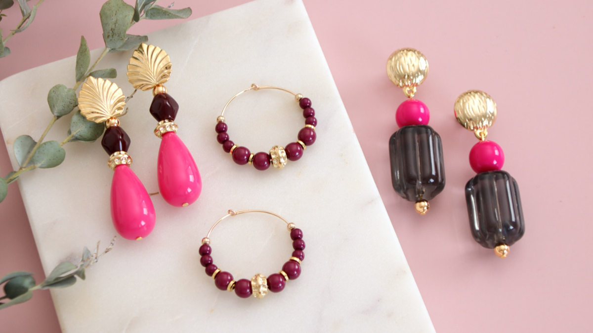 Schéma Trio de Boucles d'oreilles DIY avec perles vintage colorées Schéma Trio de Boucles d'oreilles DIY avec perles vintage colorées