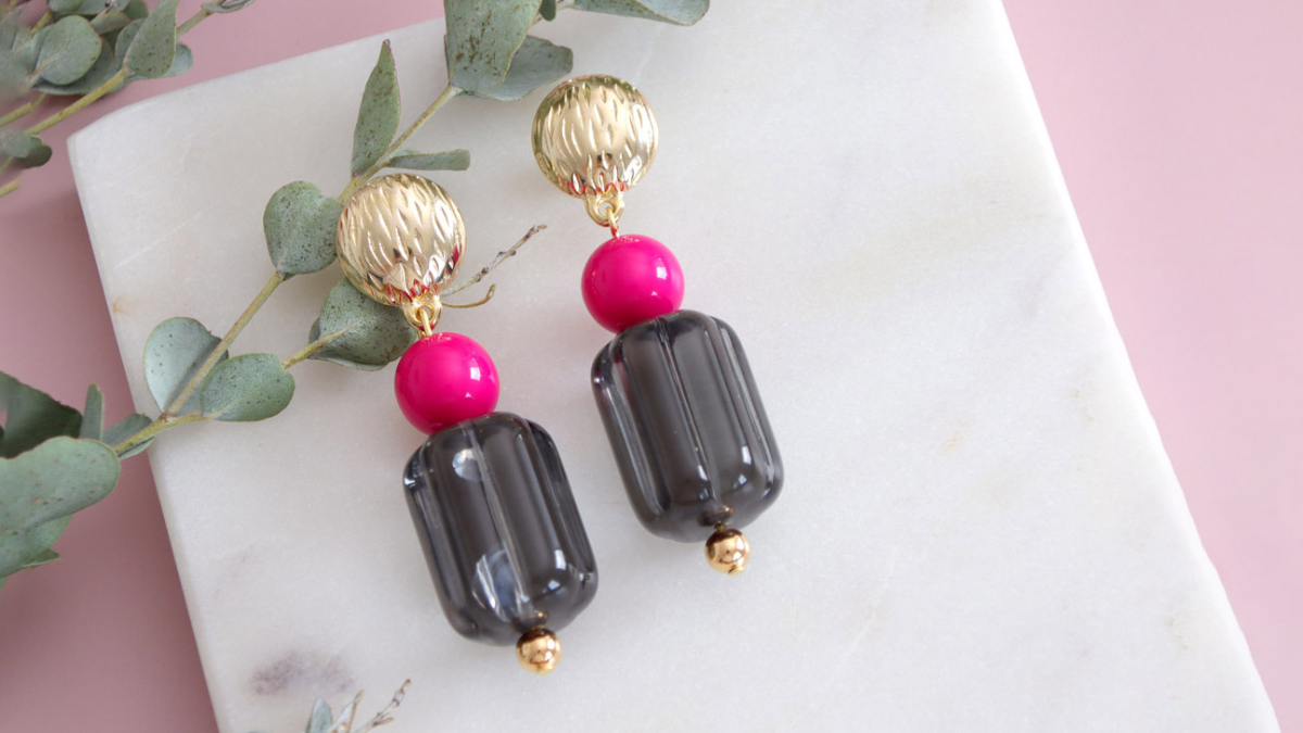 Trio de Boucles d'oreilles DIY avec perles vintage colorées : Etape 1 Trio de Boucles d'oreilles DIY avec perles vintage colorées : Etape 1