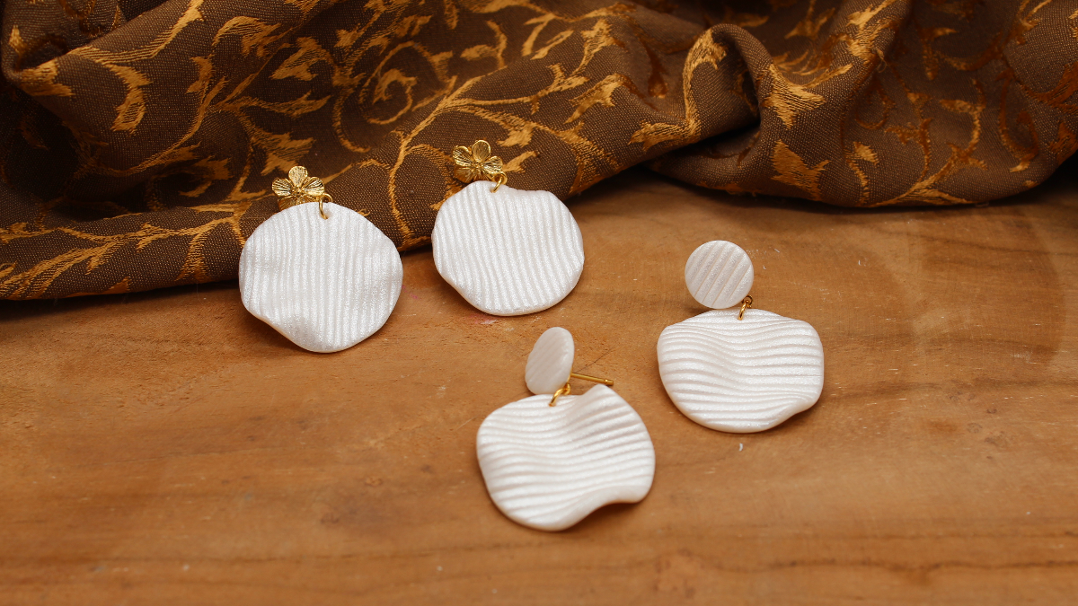 Boucles d'oreilles chips striées en pâte polymère nacrée