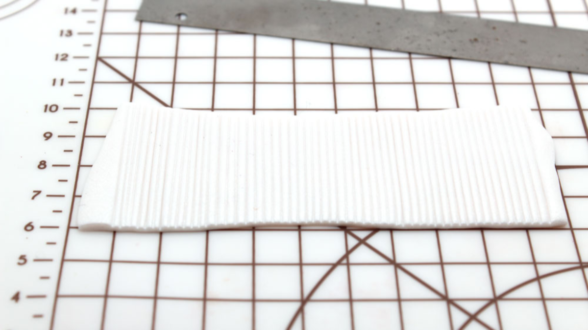 Boucles d'oreilles chips striées en pâte polymère nacrée : Etape 1