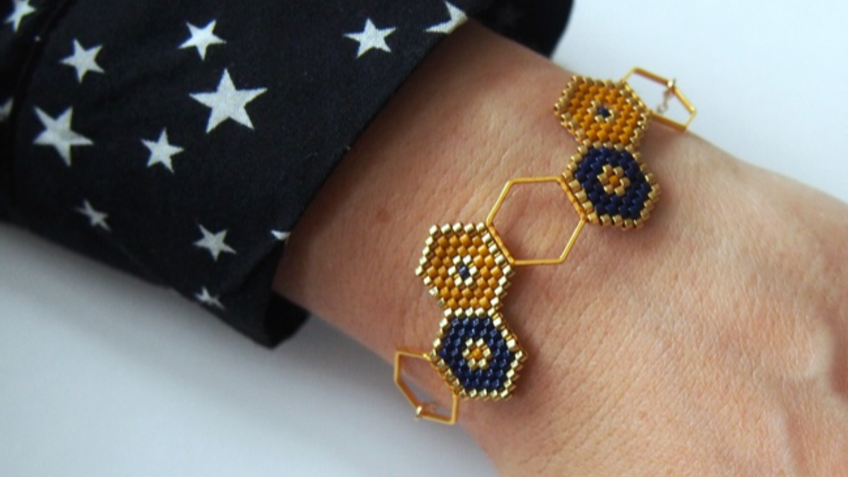 Schéma Bracelet intercalaire hexagonal et tissage brickstitch Schéma Bracelet intercalaire hexagonal et tissage brickstitch