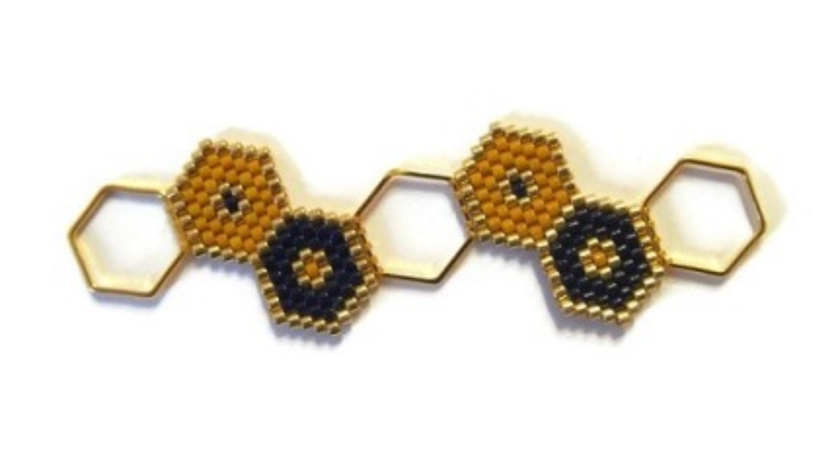 Bracelet intercalaire hexagonal et tissage brickstitch : Etape 11 Bracelet intercalaire hexagonal et tissage brickstitch : Etape 11