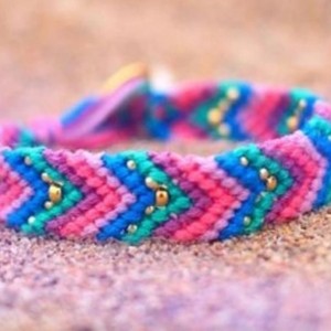 Schéma Bracelet brésilien motif chevron avec des perles Schéma Bracelet brésilien motif chevron avec des perles