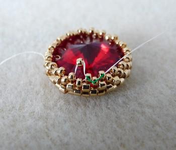 Boucles d'oreilles en perles Arcos® et perles PureCrystal par Puca® : Etape 8