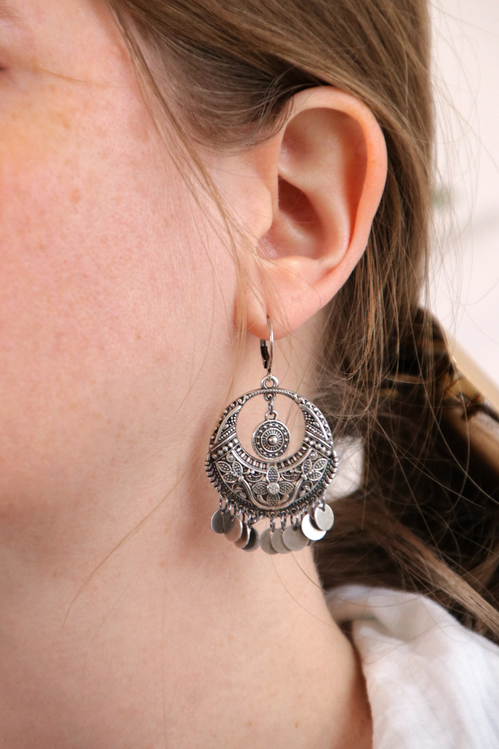 Schéma Boucles d'oreilles bohèmes argenté vieilli et sequins