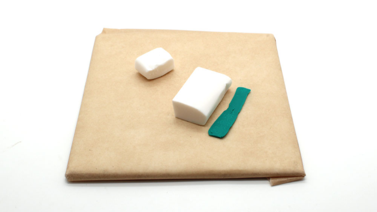 Boucles d'oreilles forme mandala et effet pierre en pâte polymère : Etape 1 Boucles d'oreilles forme mandala et effet pierre en pâte polymère : Etape 1