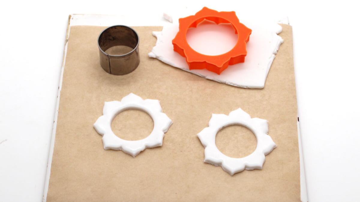 Boucles d'oreilles forme mandala et effet pierre en pâte polymère : Etape 7 Boucles d'oreilles forme mandala et effet pierre en pâte polymère : Etape 7