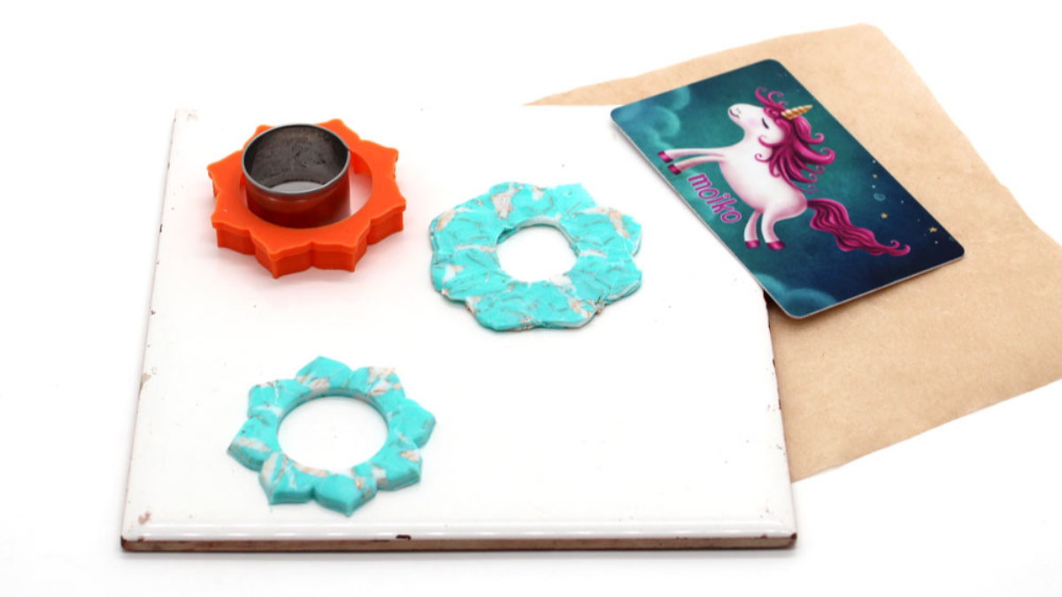 Boucles d'oreilles forme mandala et effet pierre en pâte polymère : Etape 9 Boucles d'oreilles forme mandala et effet pierre en pâte polymère : Etape 9