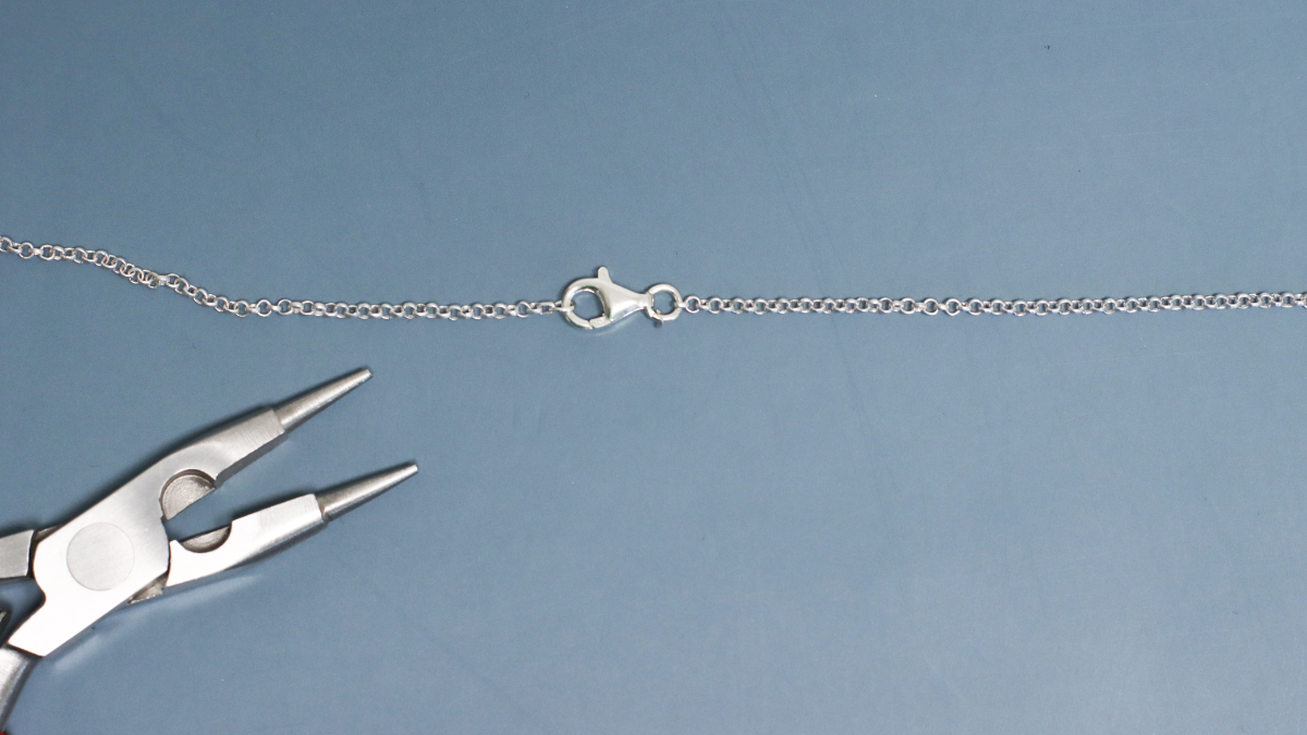 DIY Bola de grossesse tendance avec gros maillons et ourson : Etape 4 DIY Bola de grossesse tendance avec gros maillons et ourson : Etape 4