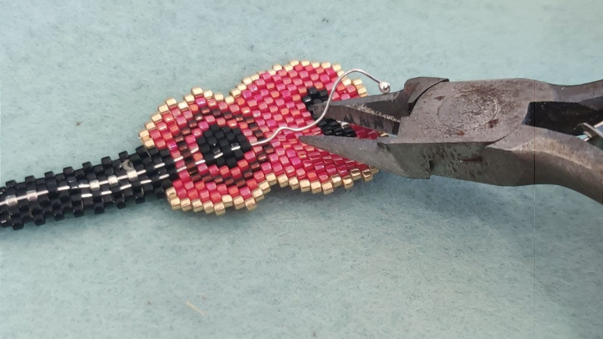 Tissage instrument de musique Ukulélé en perles Miyuki Delicas : Etape 5