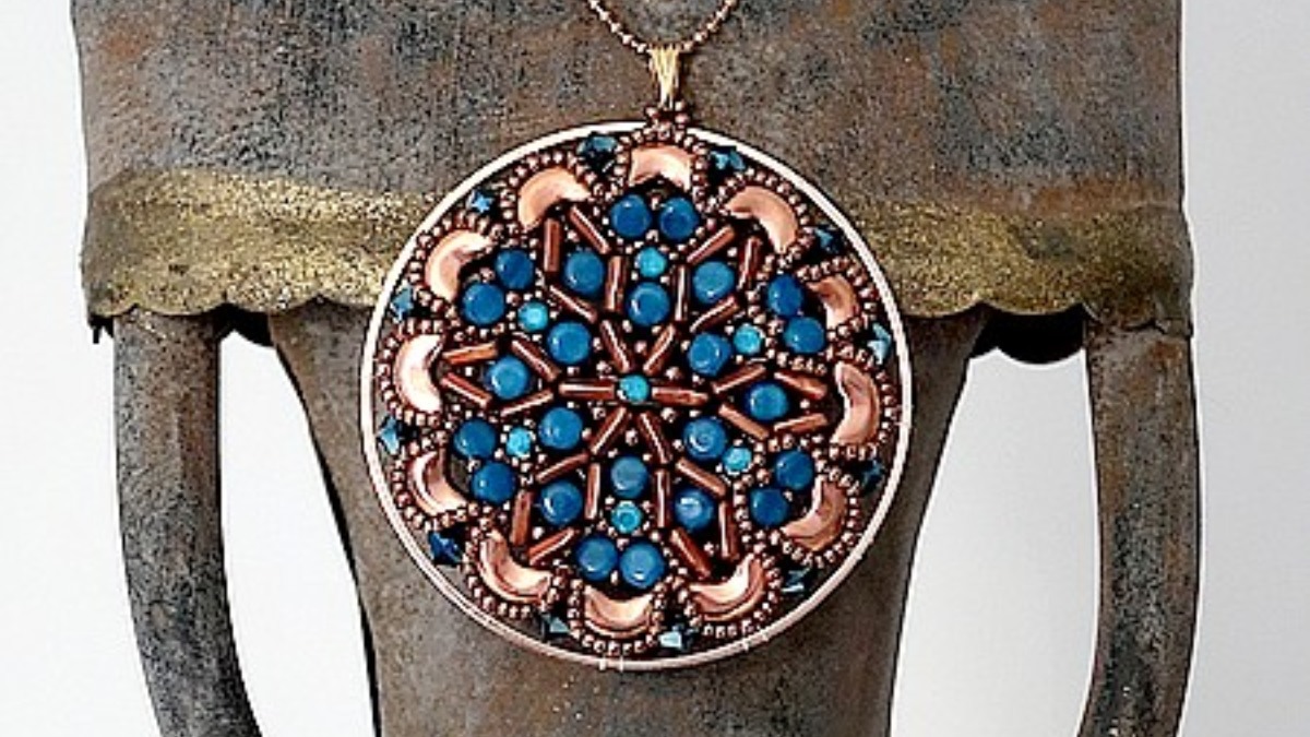 Schéma Pendentif Eulalie avec perles en verre Kalos, Arcos et Piros par Puca