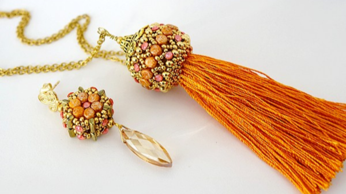 Bijoux 3 en 1 avec perles perlées Léa et Lucie et support en bois Jeff et Jack par Puca