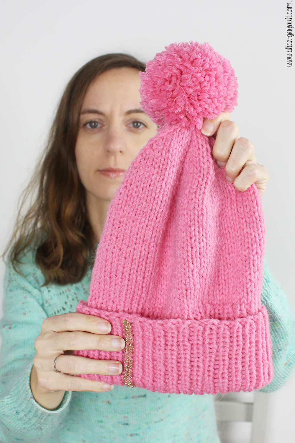 Schéma DIY Tricot Débutant - Bonnet au tricot avec des aiguilles circulaires
