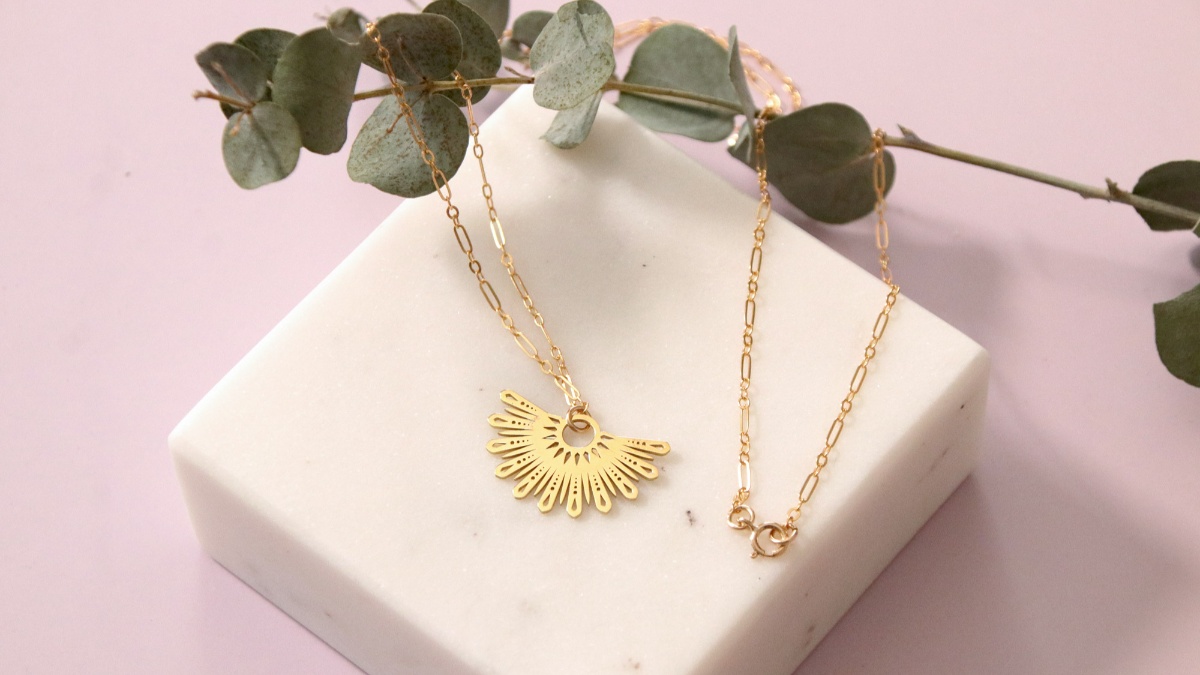 Ensemble Bijoux Or Soleil - Collier Pendentif Et Boucles D'Oreilles Pendantes Pour Femme Élégante