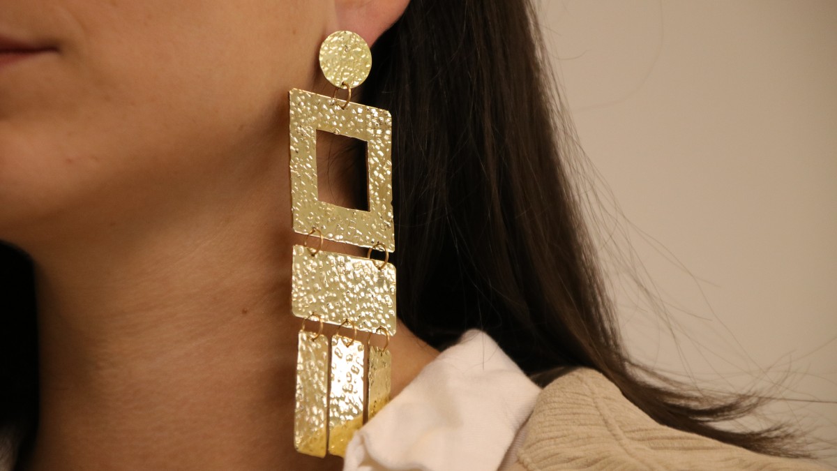 Schéma Boucles d'oreilles pendantes martelées - création de bijoux artisanaux