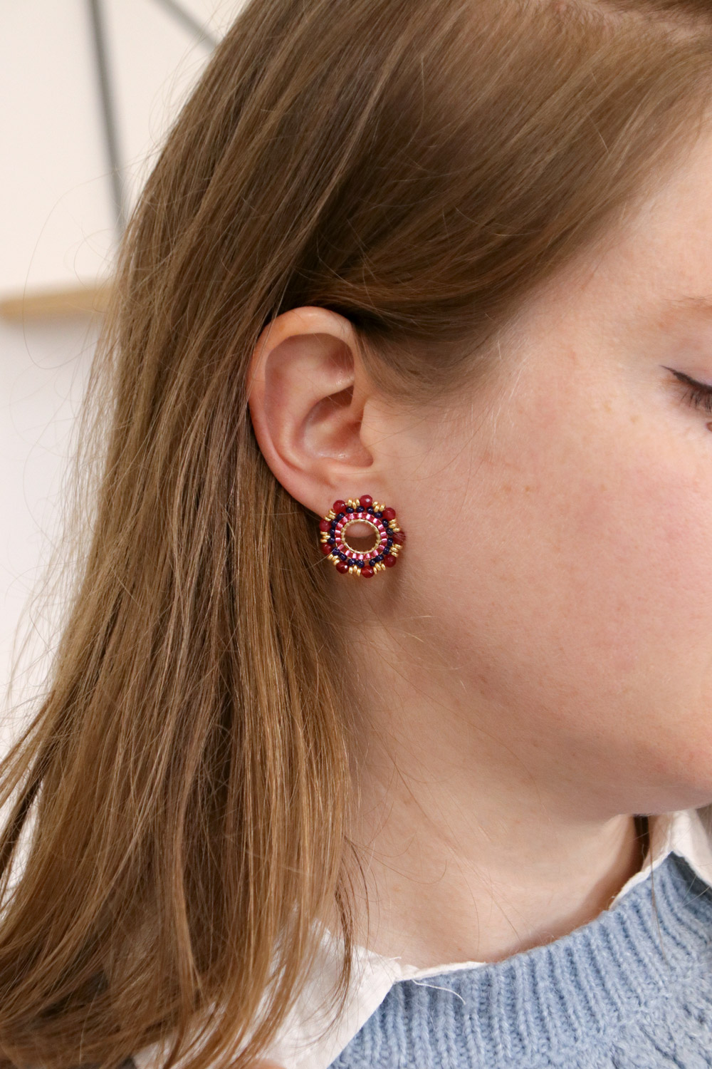 Boucles d'oreilles en perles Miyuki et pierre gemme teintée jade rouge