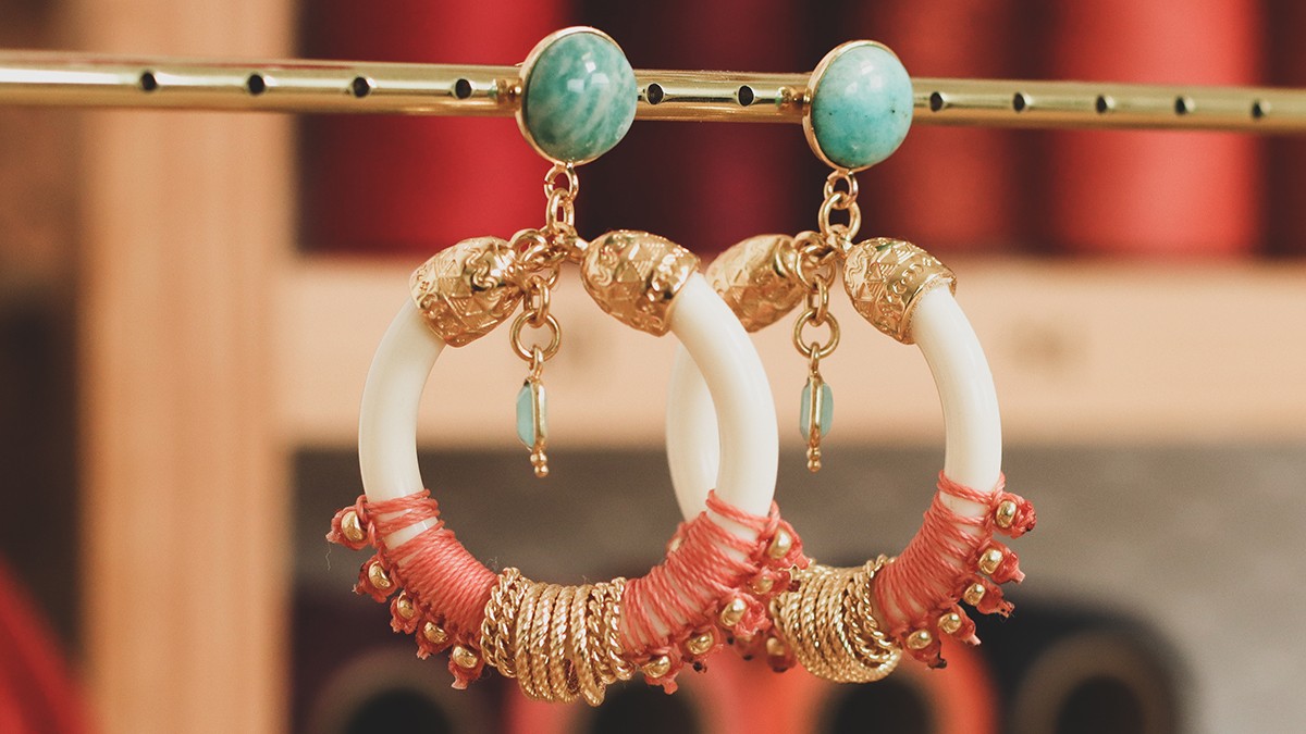 Kit Macramé - Boucles d'oreilles Pomponnettes - Les French Kits Kit Macramé - Boucles d'oreilles Pomponnettes - Les French Kits
