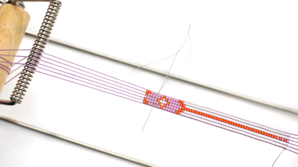 Bracelet Miyuki delicas 15/0 sur métier à tisser : Etape 3 Bracelet Miyuki delicas 15/0 sur métier à tisser : Etape 3