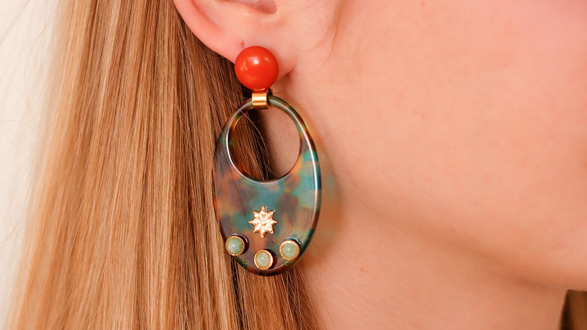 Schéma Boucles d'oreilles pendantes originales en résine et pierres naturelles