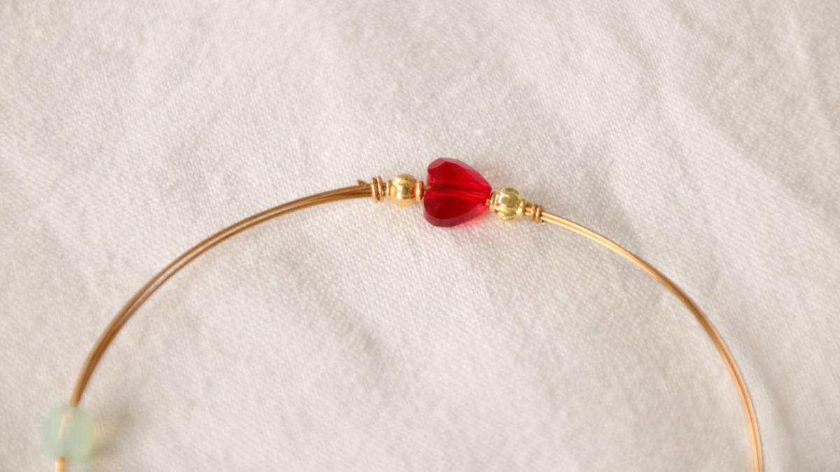 DIY Jonc en métal petit coeur PureCrystal : Etape 2 DIY Jonc en métal petit coeur PureCrystal : Etape 2