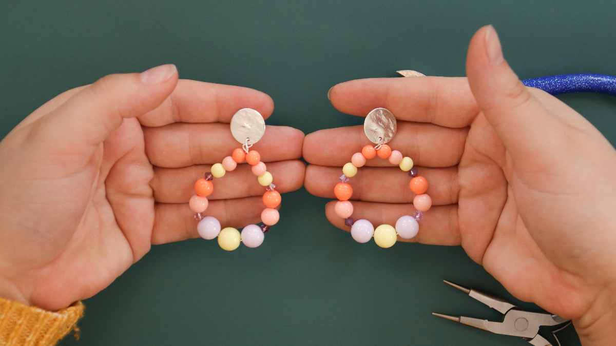 Boucles d'oreilles vintage en perles pastel et toupies violettes : Etape 5 Boucles d'oreilles vintage en perles pastel et toupies violettes : Etape 5