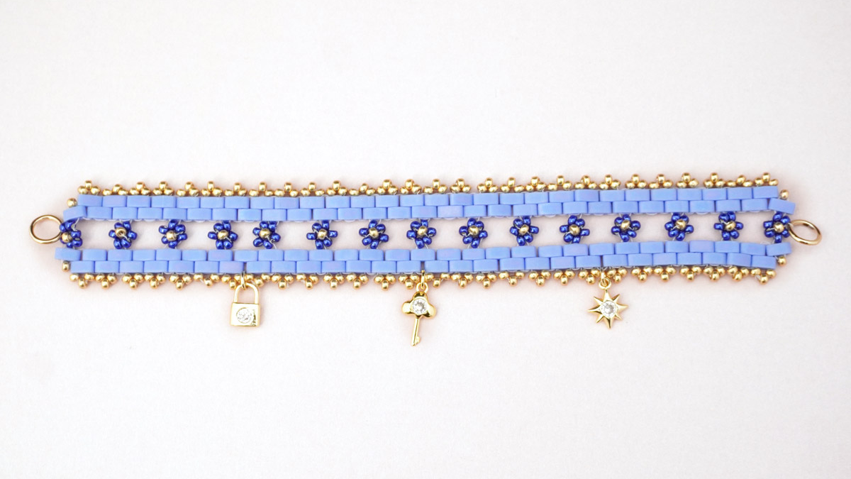 Bracelet tissage Tilas avec petites fleurs en rocailles Miyuki : Etape 31