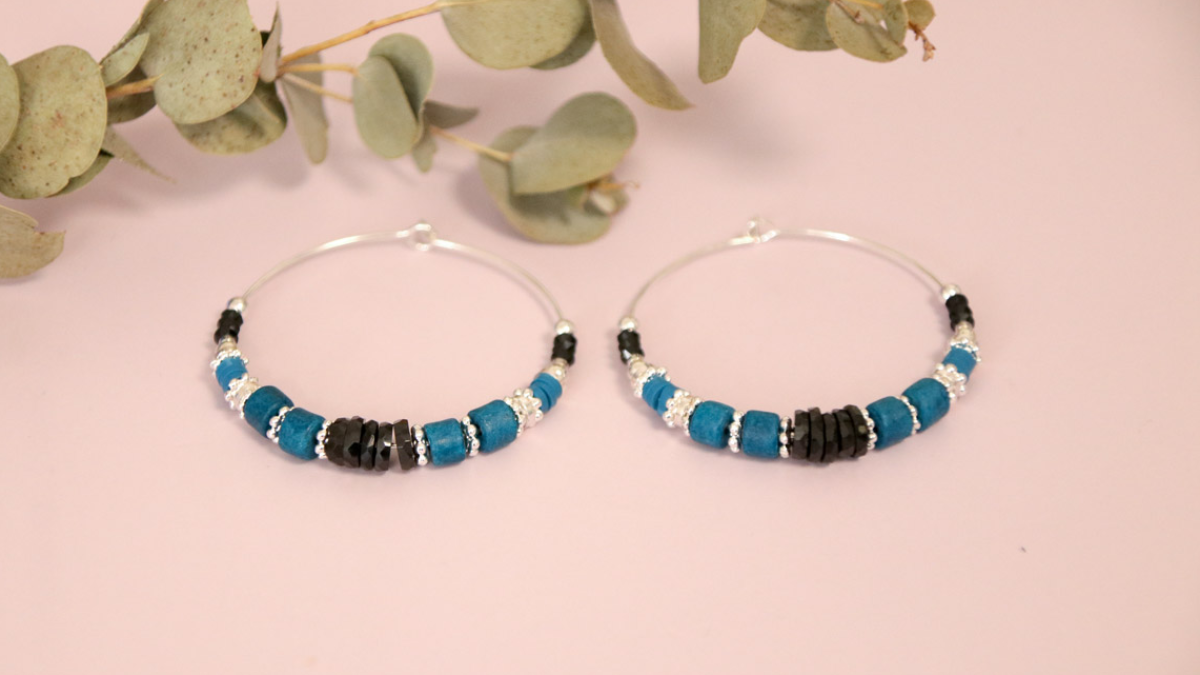 Schéma Créoles argentées avec perles heishis et Onyx