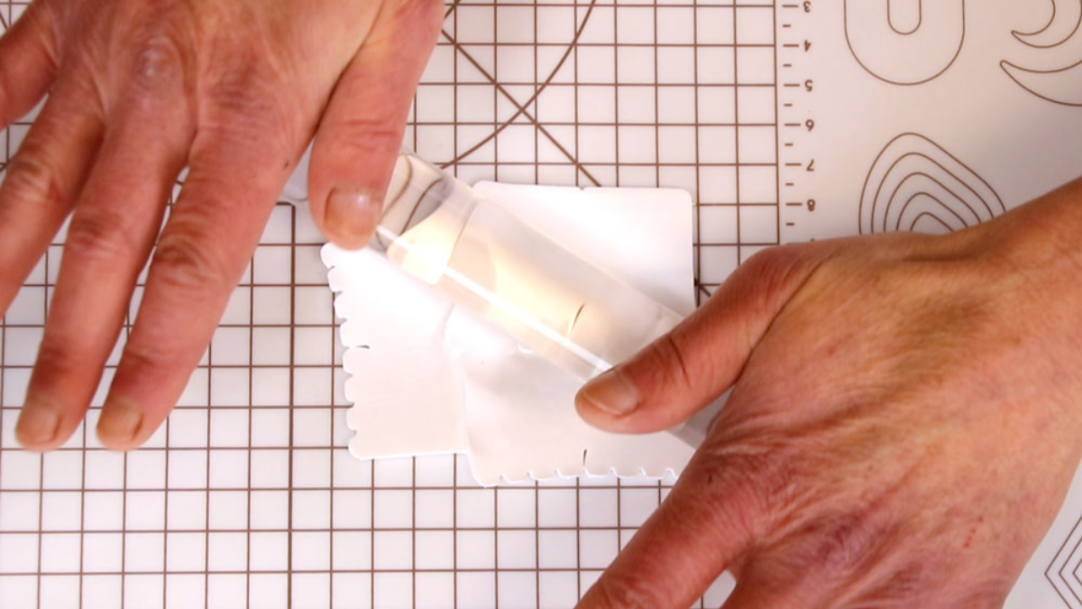 Boucles d'oreilles polymère et résine avec des fleurs d'hortensias séchées : Etape 1