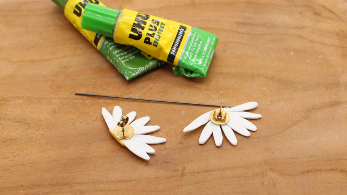 Boucles d'oreilles fleurs pâquerettes en pâte Fimo : Etape 6
