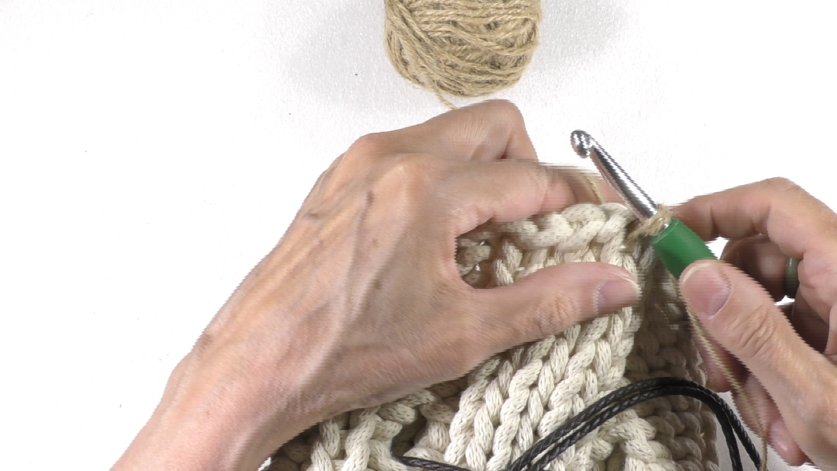 DIY sac en tricot et crochet avec matières naturelles : Etape 9
