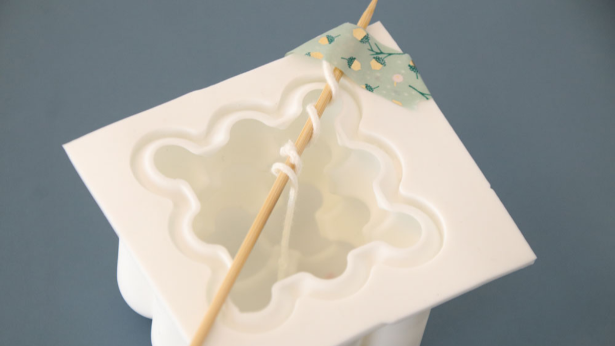 DIY Bougies Bubble colorées et tendance : Etape 2 DIY Bougies Bubble colorées et tendance : Etape 2