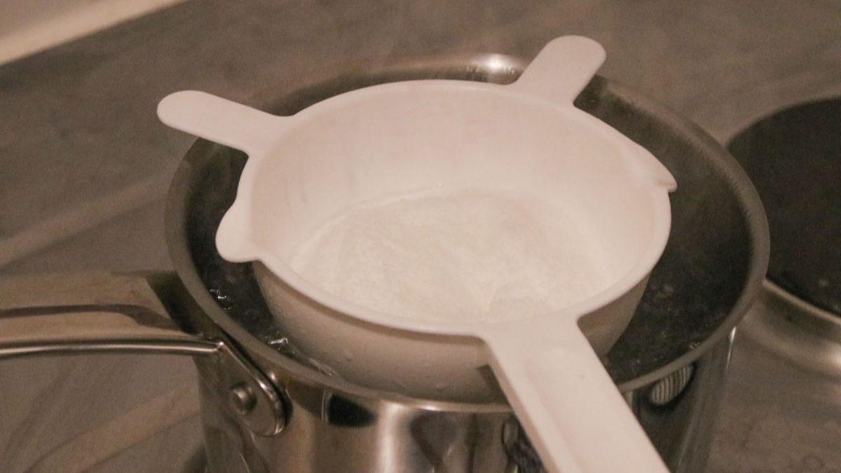 DIY Bougies Bubble colorées et tendance : Etape 3 DIY Bougies Bubble colorées et tendance : Etape 3