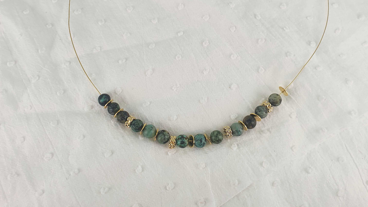 Boucles d'oreilles pendantes double anneau avec Turquoise Africaine : Etape 1