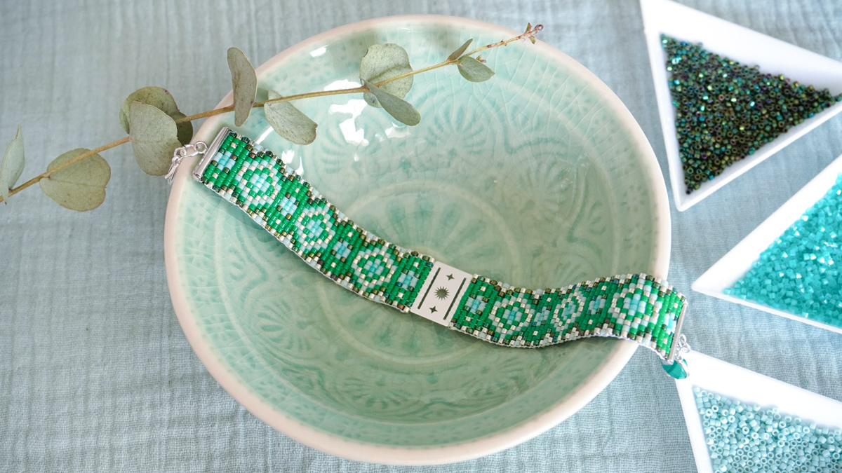 Schéma Bracelet en perles miyuki vert sur métier à tisser avec intercalaire