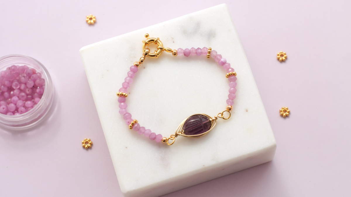 Bracelet Pierre gemme sertie avec du fil métallique scarabée en Amethyste