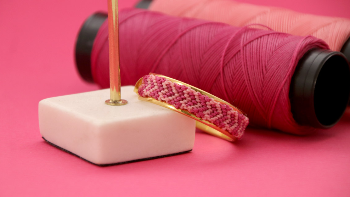 Schéma Créoles avec bracelet brésilien Coeur en cordes Slam Schéma Créoles avec bracelet brésilien Coeur en cordes Slam