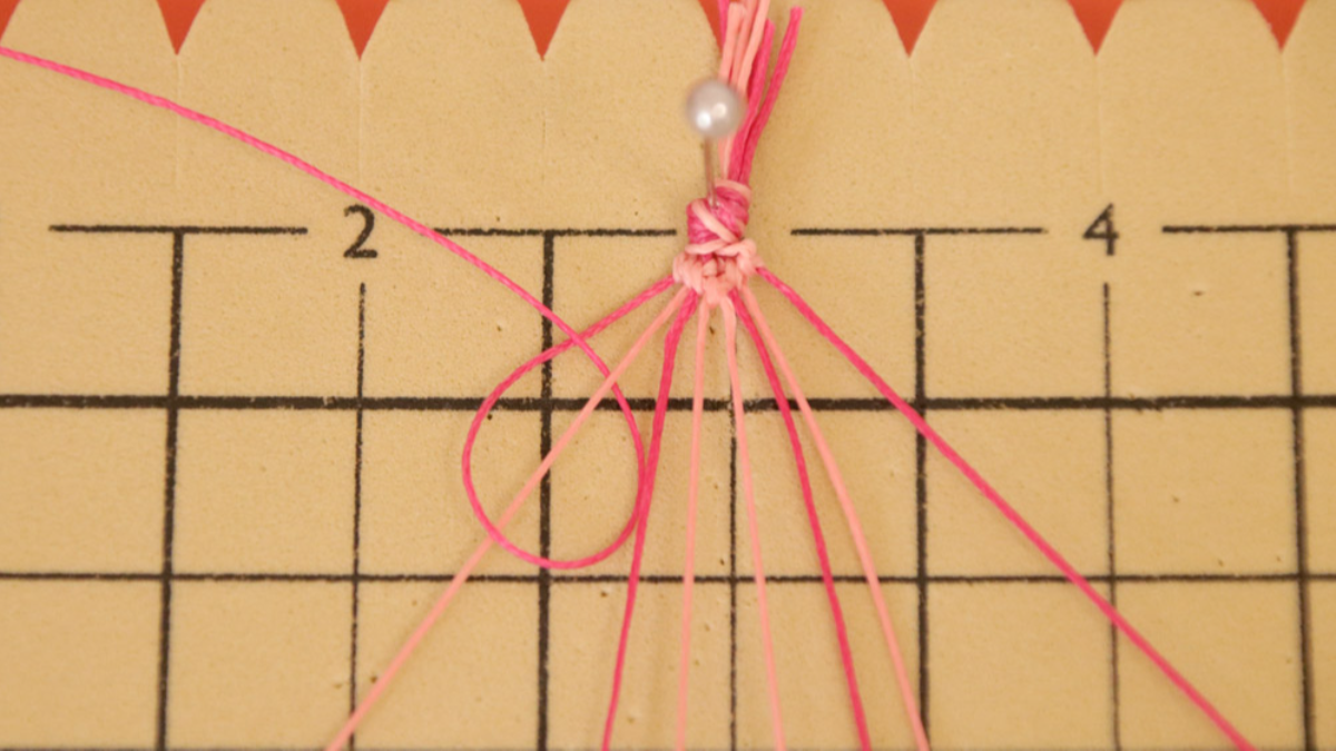 Créoles avec bracelet brésilien Coeur en cordes Slam : Etape 11 Créoles avec bracelet brésilien Coeur en cordes Slam : Etape 11