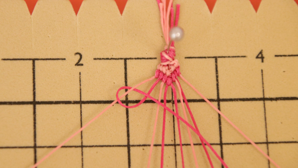 Créoles avec bracelet brésilien Coeur en cordes Slam : Etape 13 Créoles avec bracelet brésilien Coeur en cordes Slam : Etape 13