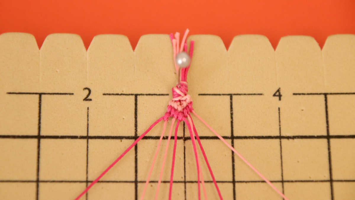 Créoles avec bracelet brésilien Coeur en cordes Slam : Etape 14 Créoles avec bracelet brésilien Coeur en cordes Slam : Etape 14