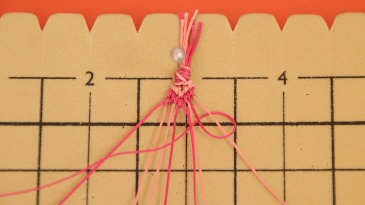 Créoles avec bracelet brésilien Coeur en cordes Slam : Etape 15 Créoles avec bracelet brésilien Coeur en cordes Slam : Etape 15