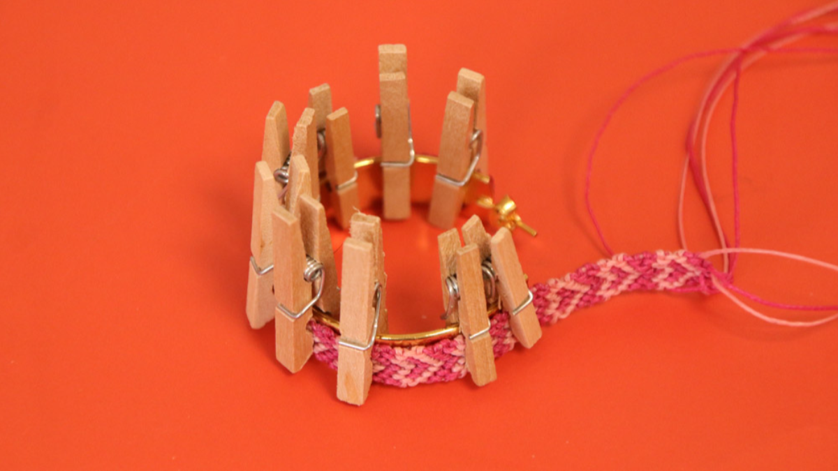 Créoles avec bracelet brésilien Coeur en cordes Slam : Etape 27 Créoles avec bracelet brésilien Coeur en cordes Slam : Etape 27