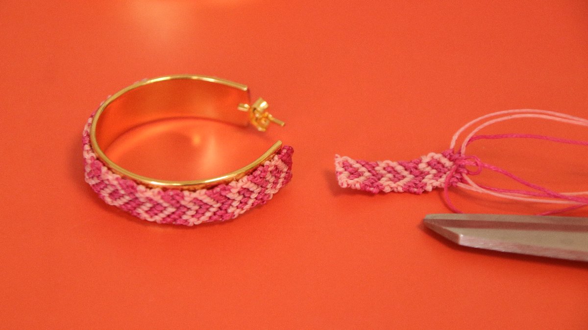 Créoles avec bracelet brésilien Coeur en cordes Slam : Etape 28 Créoles avec bracelet brésilien Coeur en cordes Slam : Etape 28