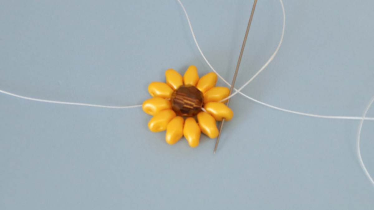 Boucles d'oreilles tournesol avec perles SuperDuo : Etape 5 Boucles d'oreilles tournesol avec perles SuperDuo : Etape 5
