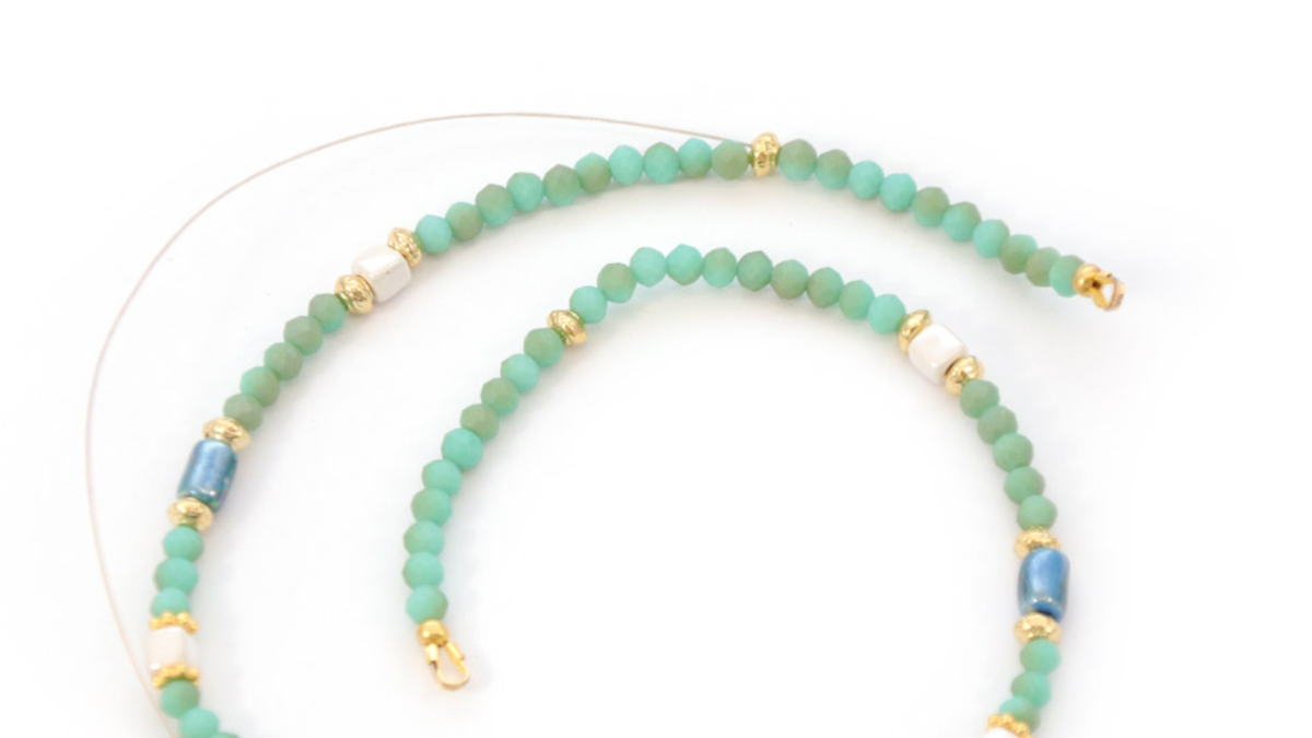 Collier perles tubes en céramique bleu turquoise : Etape 4