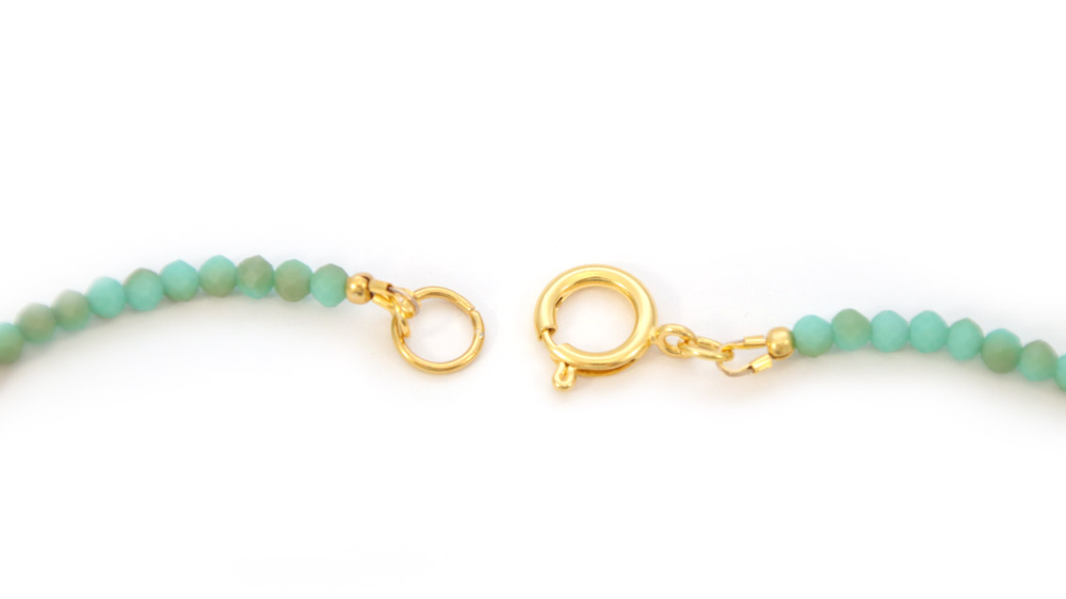 Collier perles tubes en céramique bleu turquoise : Etape 5